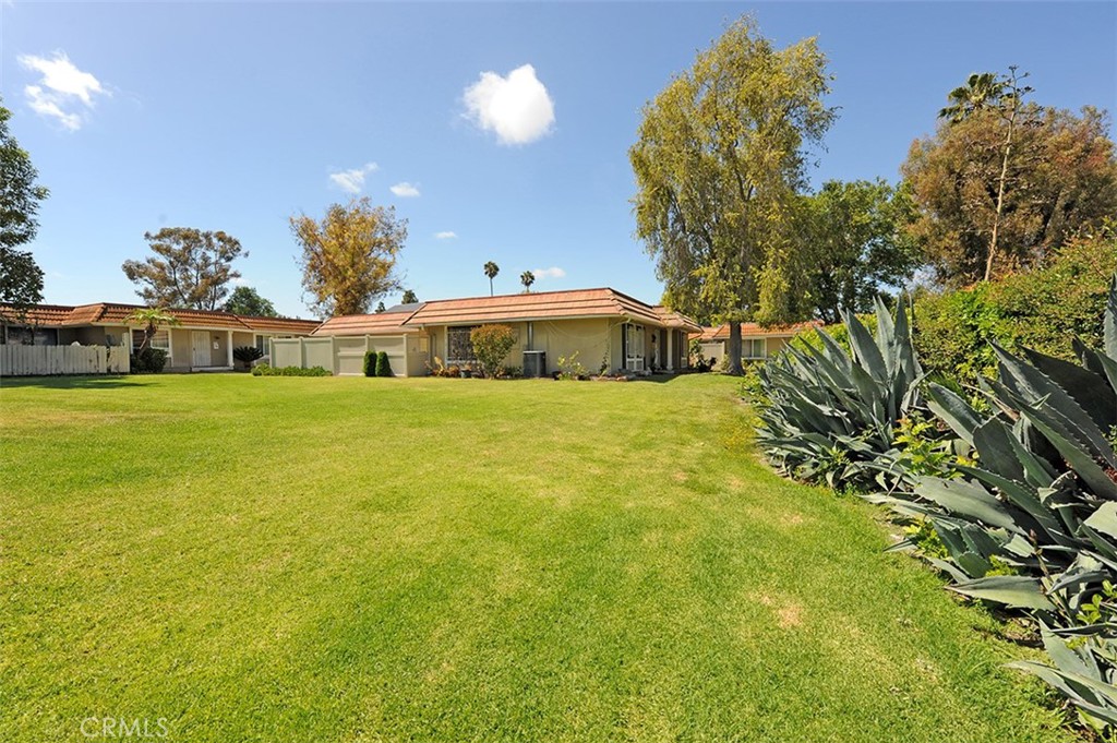 23526 Los Adornos Property Photo 9