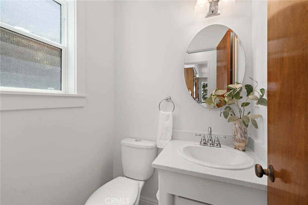 169 Roycroft Property Photo 12