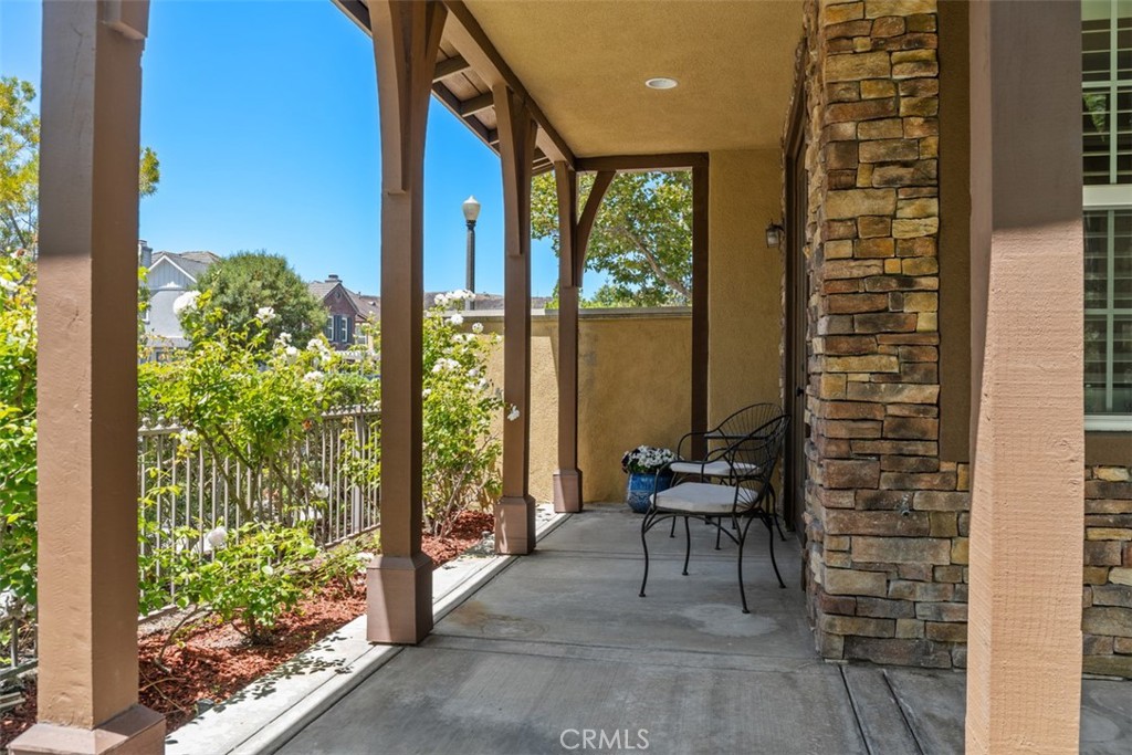 12 Globe Lane Property Photo 6