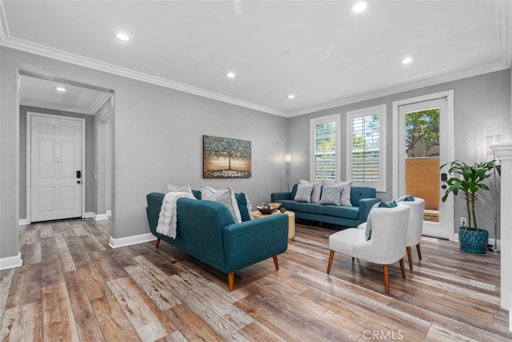 12 Globe Lane Property Photo 8