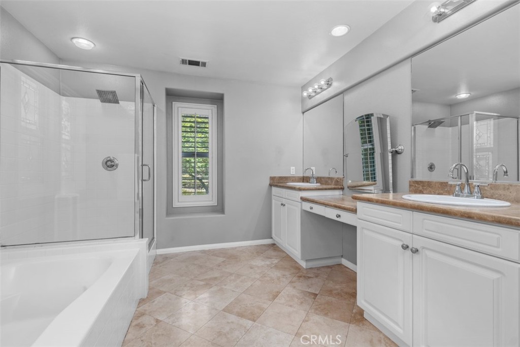 12 Globe Lane Property Photo 25