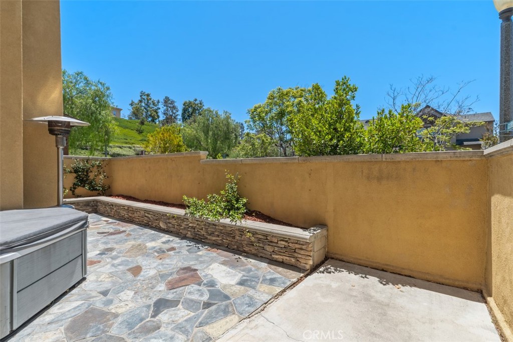 12 Globe Lane Property Photo 35