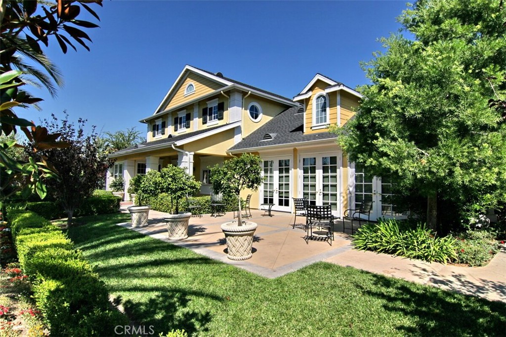 12 Globe Lane Property Photo 45
