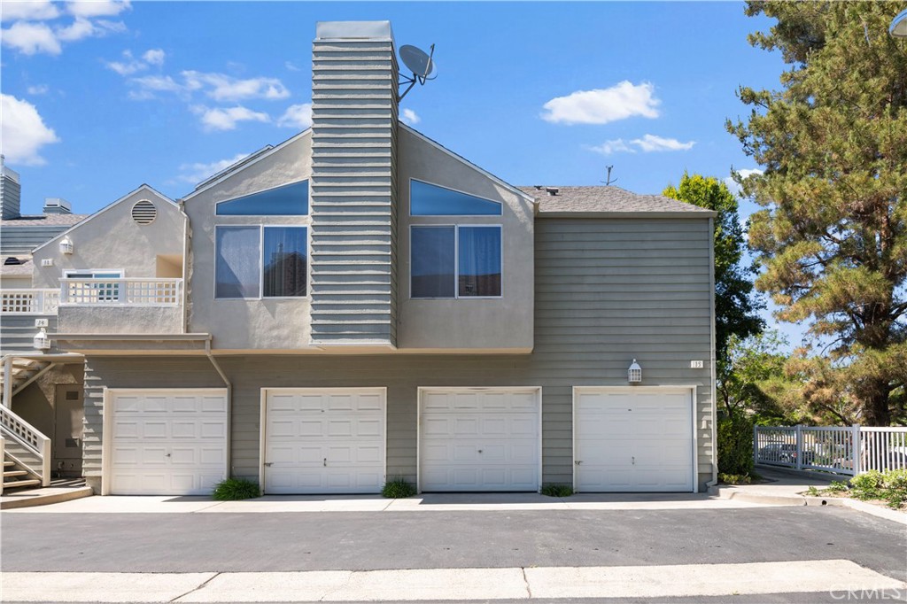 15 Elmbrook Property Photo 1