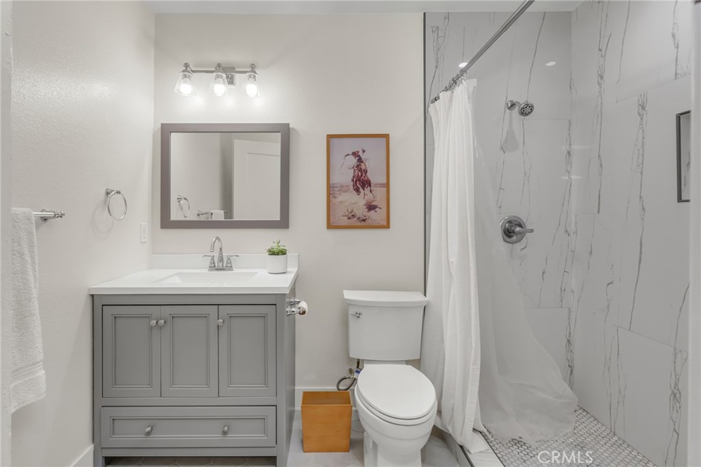 1058 E Almond Property Photo 14
