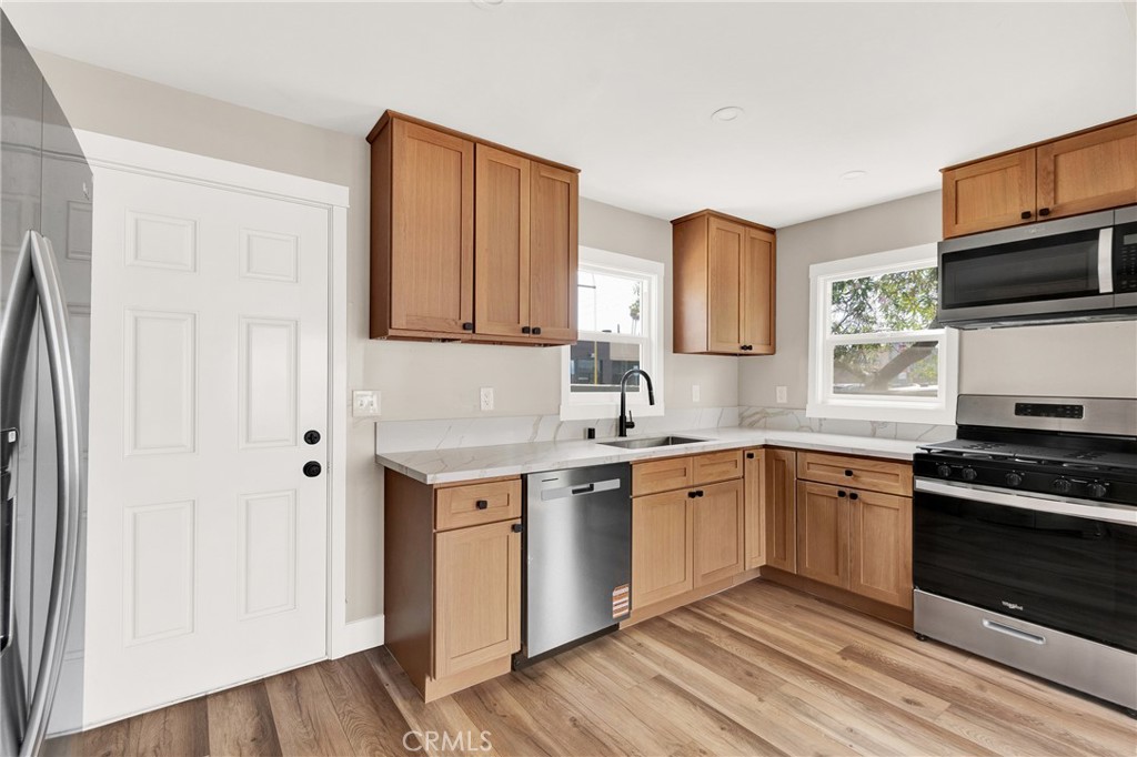 11433 Stewart Street Property Photo 2