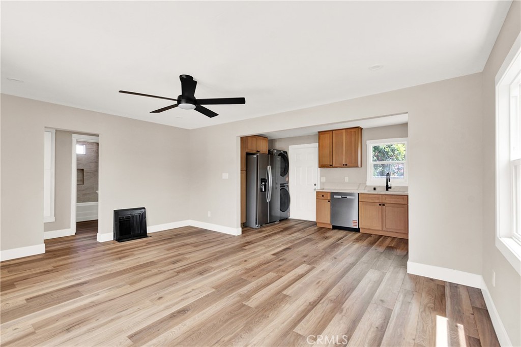 11433 Stewart Street Property Photo 5