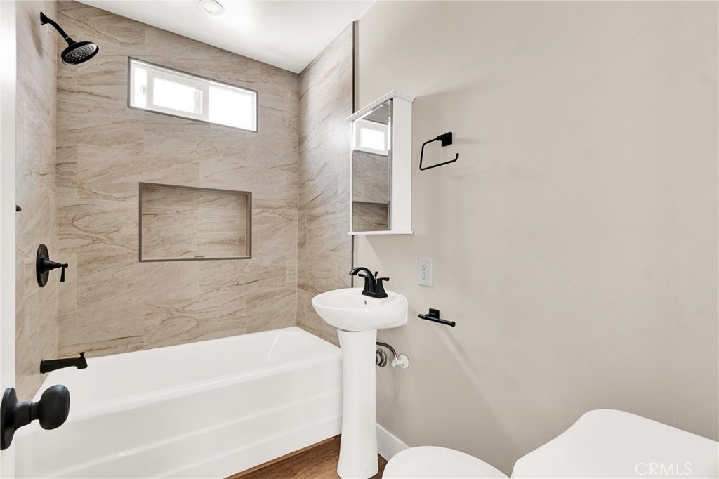 11433 Stewart Street Property Photo 12