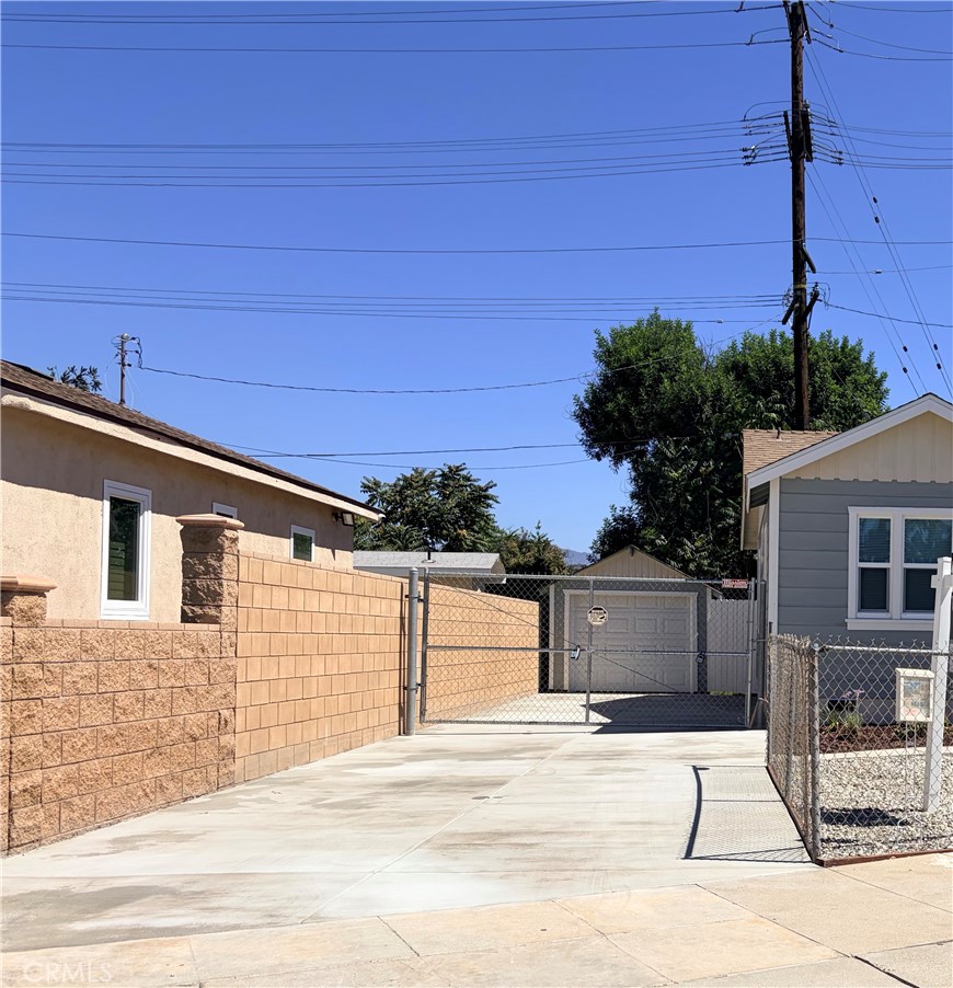 11433 Stewart Street Property Photo 15