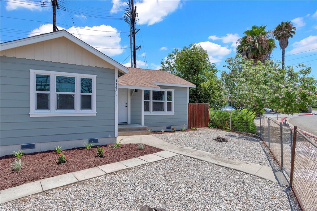 11433 Stewart Street Property Photo 16