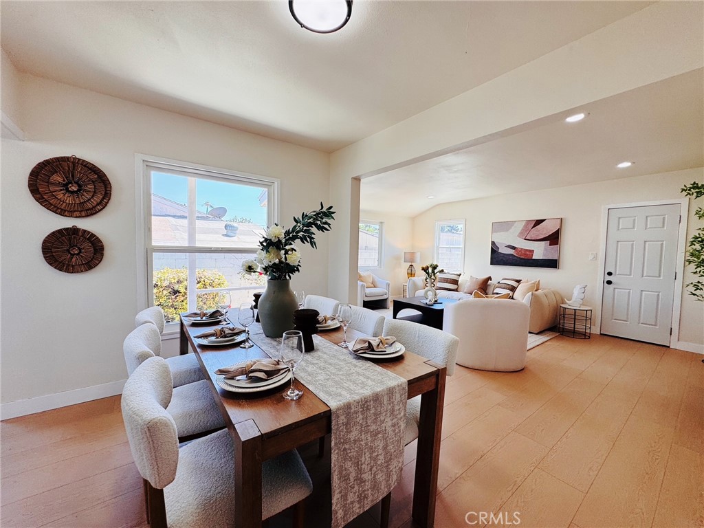 11731 Alabama Street Property Photo 4