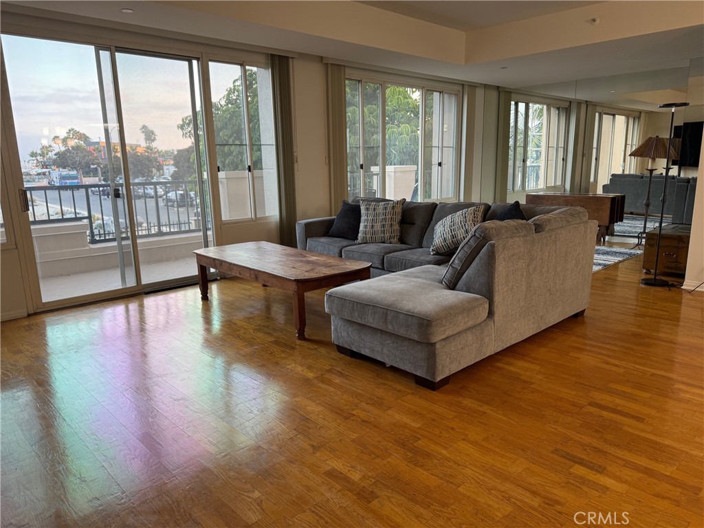 850 E Ocean Boulevard B3 Property Photo 3