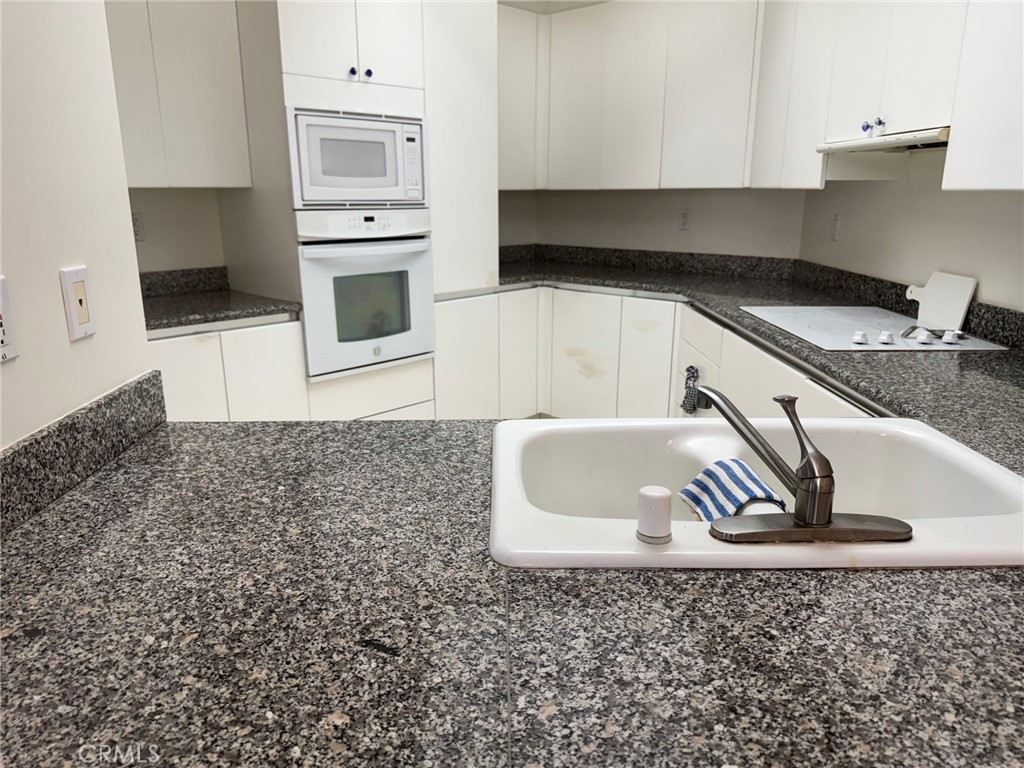 850 E Ocean Boulevard B3 Property Photo 13