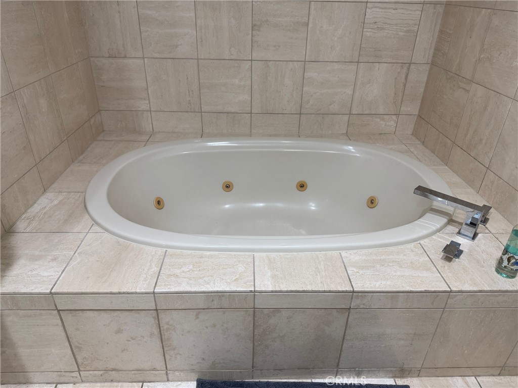 850 E Ocean Boulevard B3 Property Photo 27