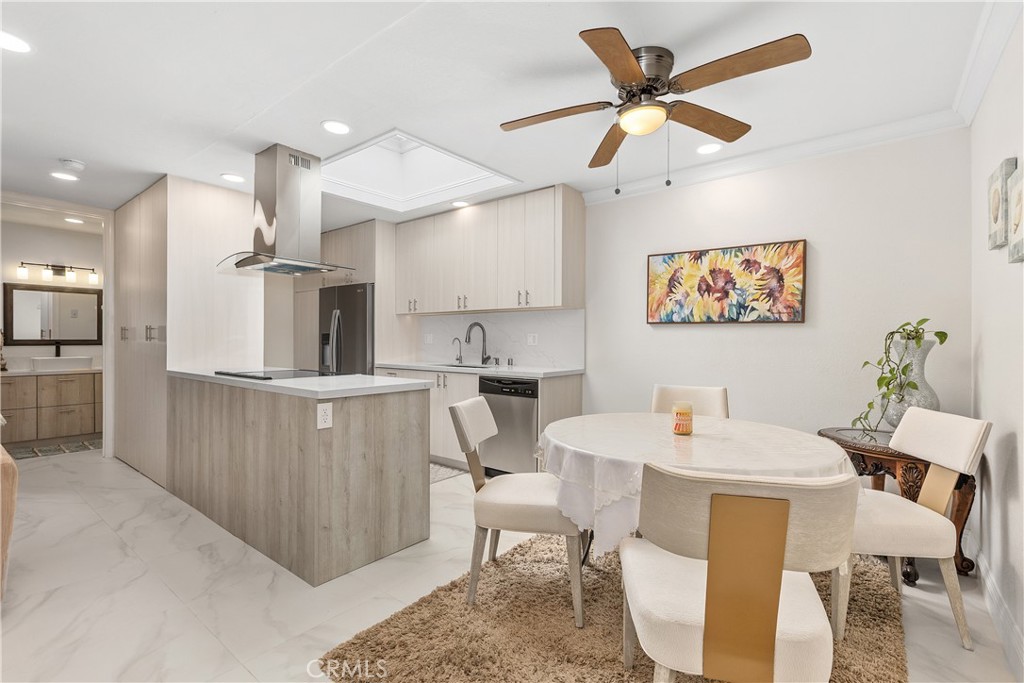 2243 Via Puerta # G Property Photo 1