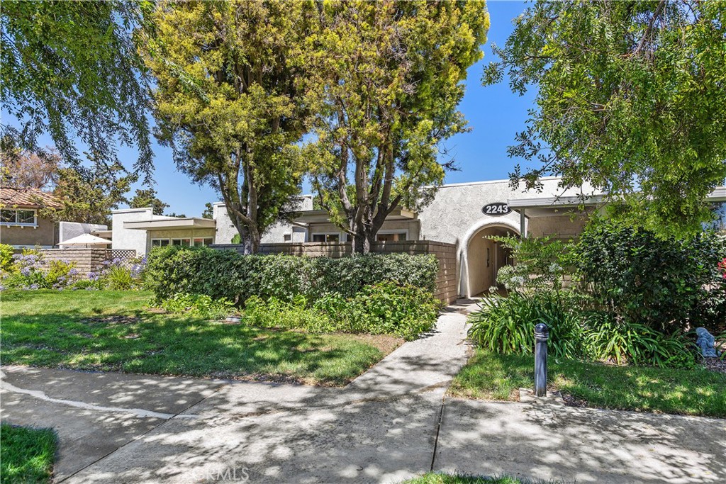2243 Via Puerta # G Property Photo 3