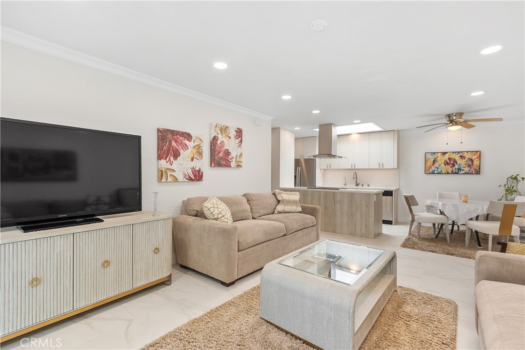 2243 Via Puerta # G Property Photo 5