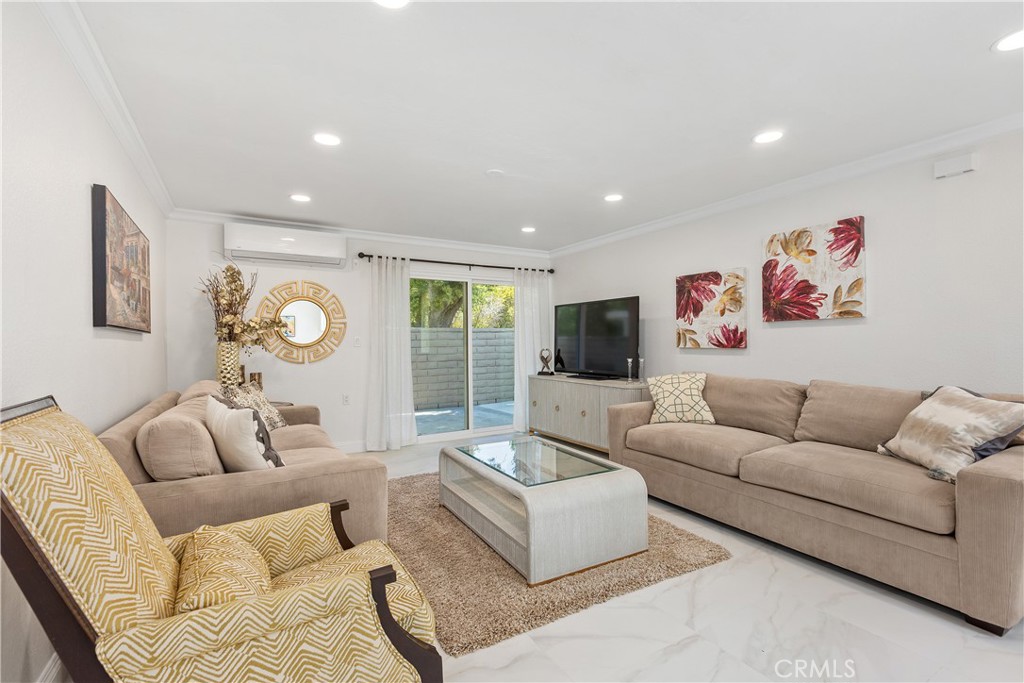 2243 Via Puerta # G Property Photo 7