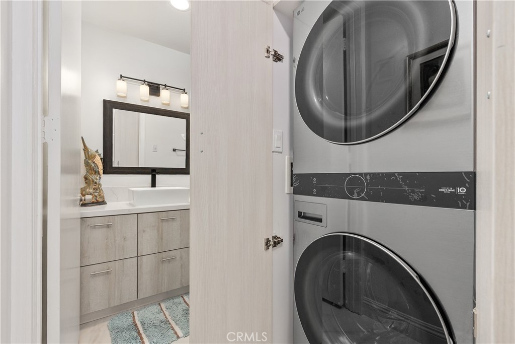 2243 Via Puerta # G Property Photo 17