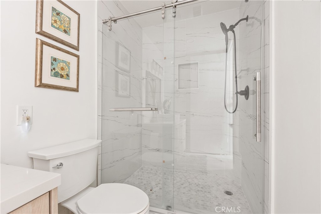 2243 Via Puerta # G Property Photo 19