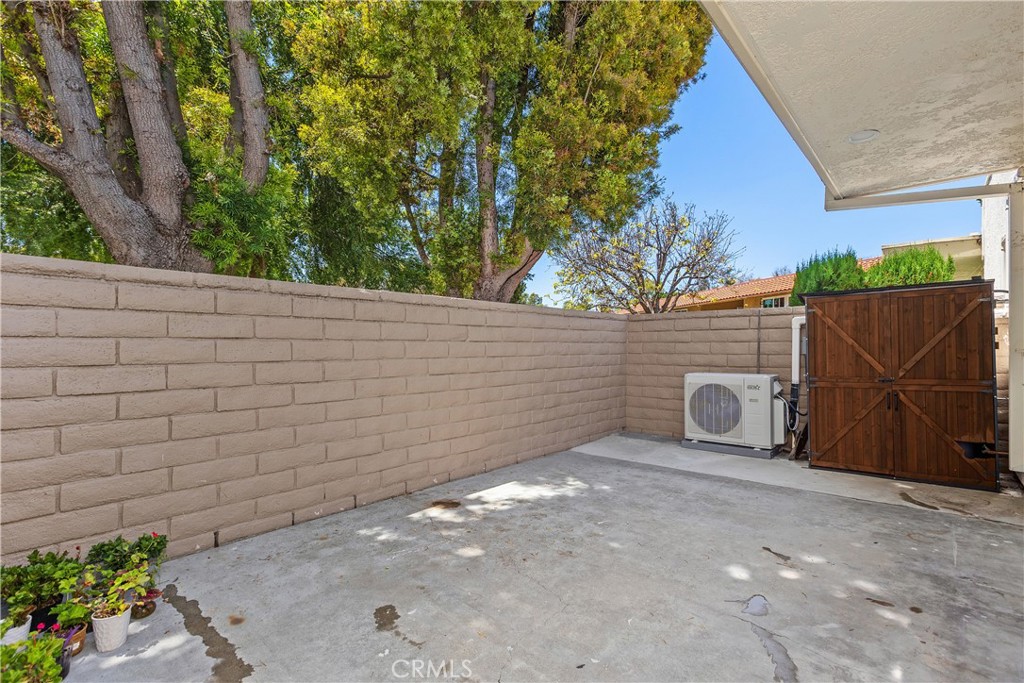 2243 Via Puerta # G Property Photo 22