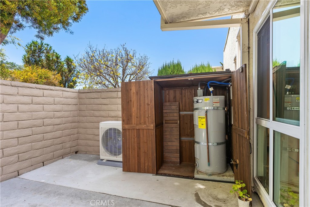 2243 Via Puerta # G Property Photo 24