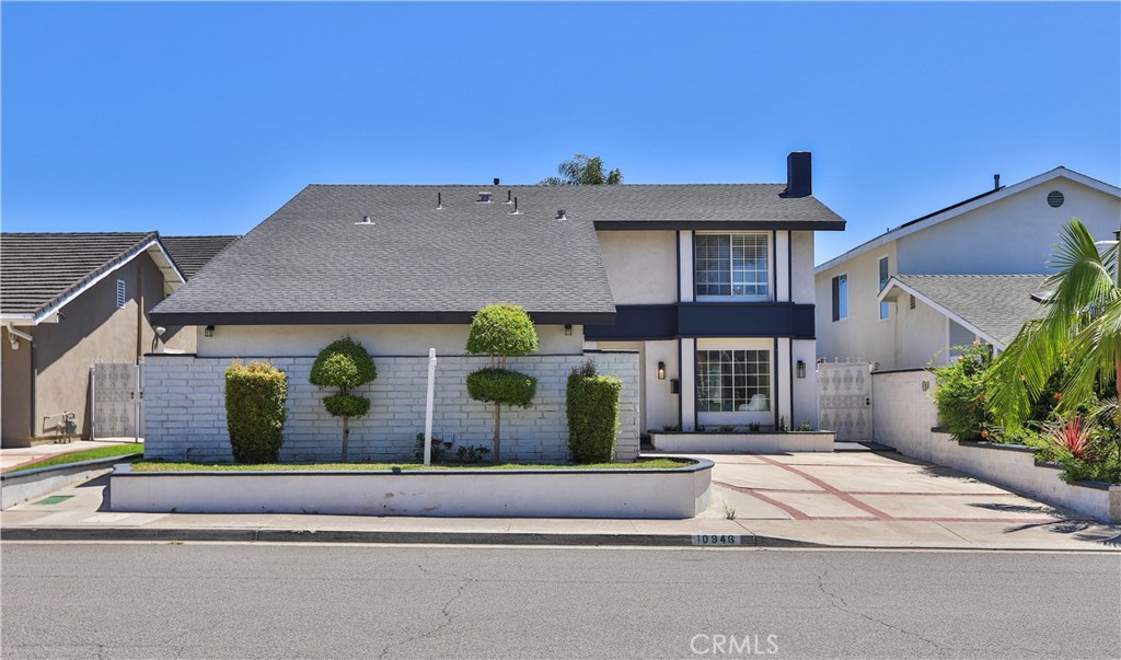10946 El Chino Property Photo 1