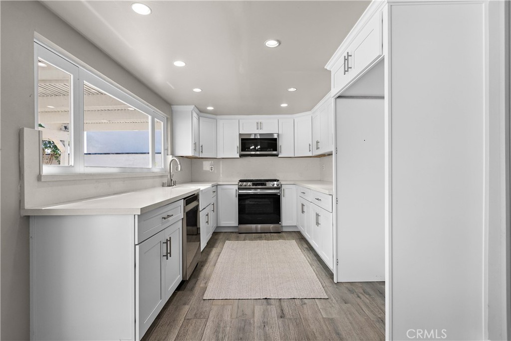 10946 El Chino Property Photo 8