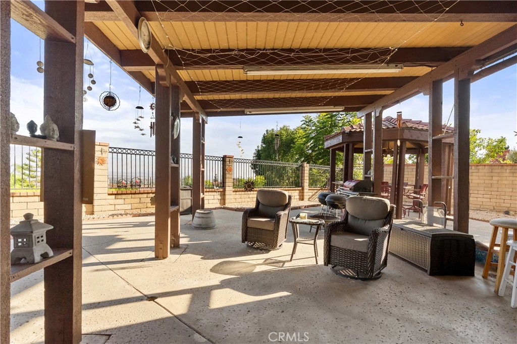 2622 Starcrest Drive Property Photo 15