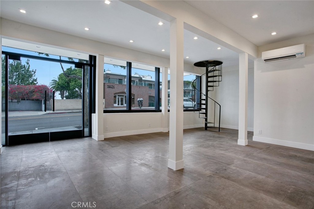 618 S Coast Highway Property Photo 4