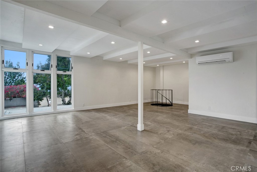 618 S Coast Highway Property Photo 6