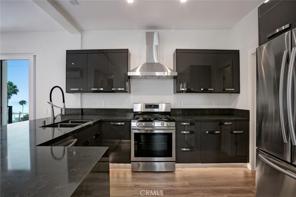 618 S Coast Highway Property Photo 13