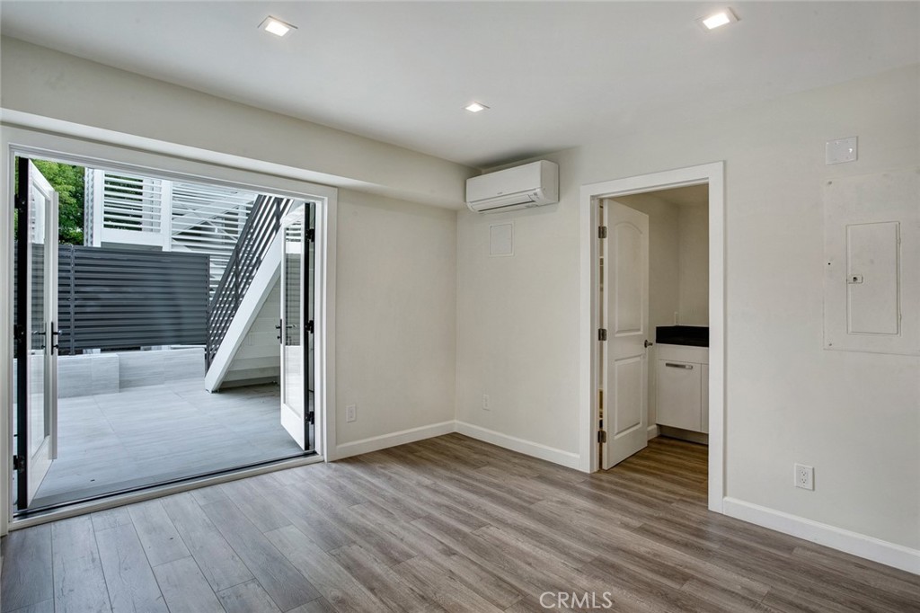 618 S Coast Highway Property Photo 15
