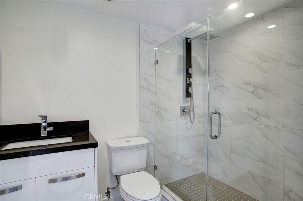 618 S Coast Highway Property Photo 18