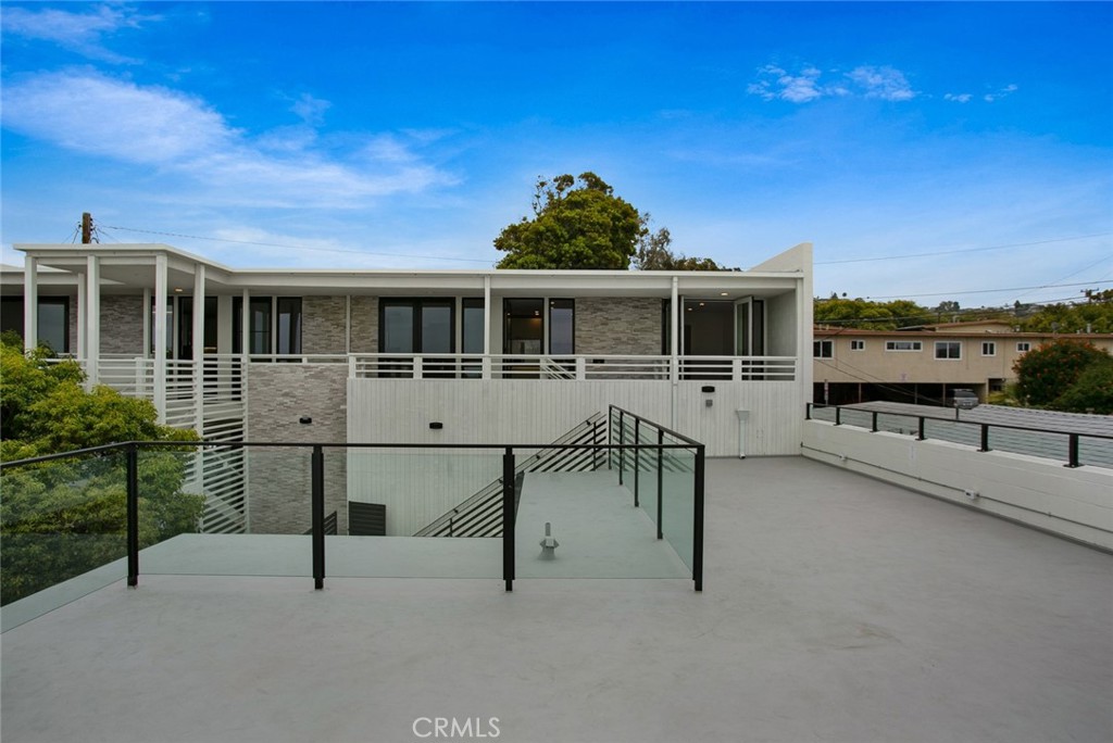 618 S Coast Highway Property Photo 23