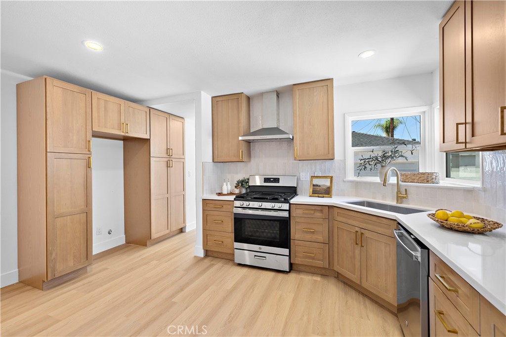 5113 Adenmoor Avenue Property Photo 4