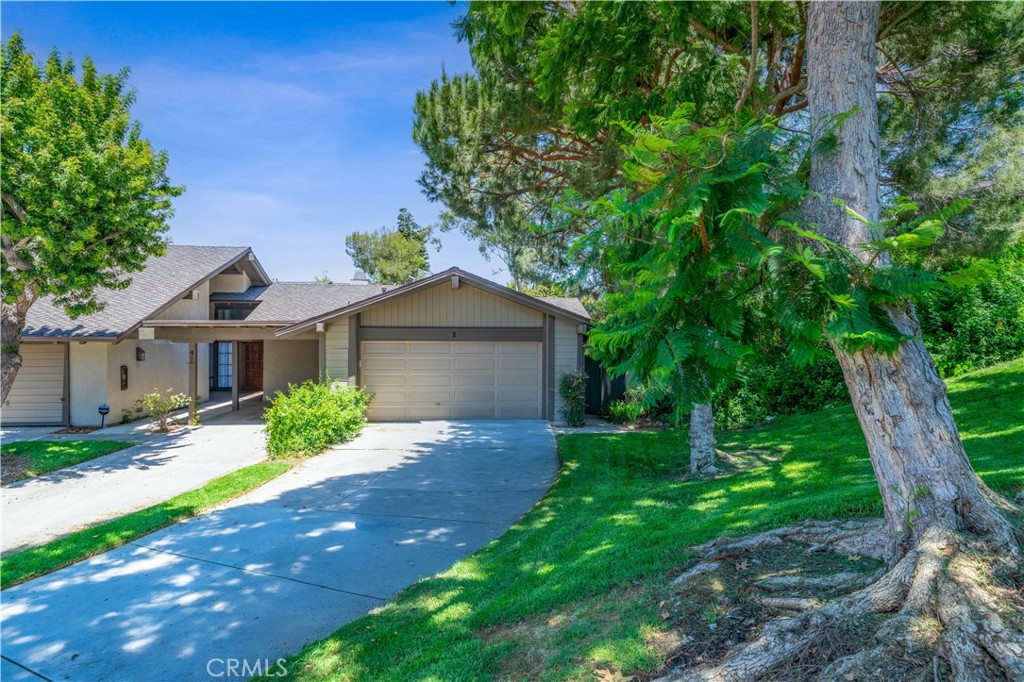 2 Prado 32 Property Photo 1