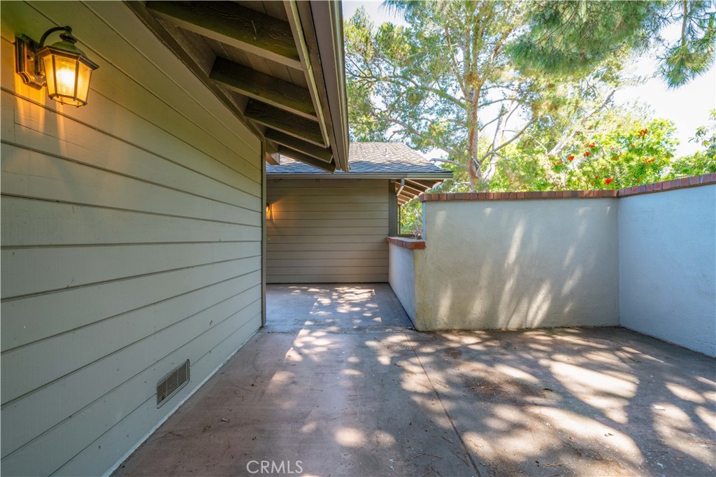 2 Prado 32 Property Photo 3