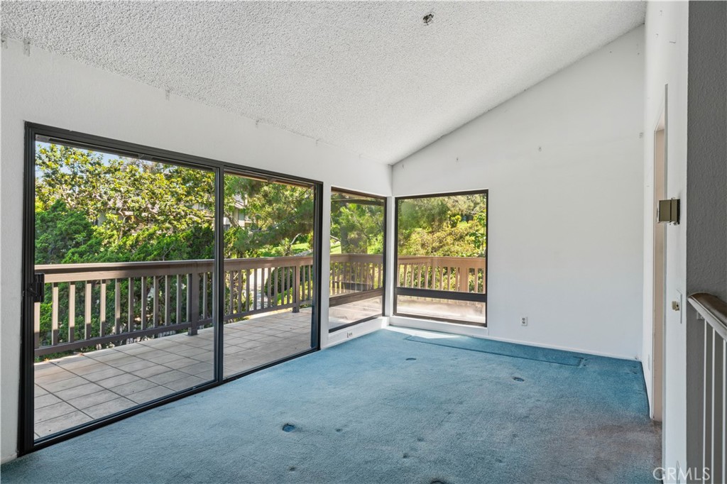 2 Prado 32 Property Photo 12