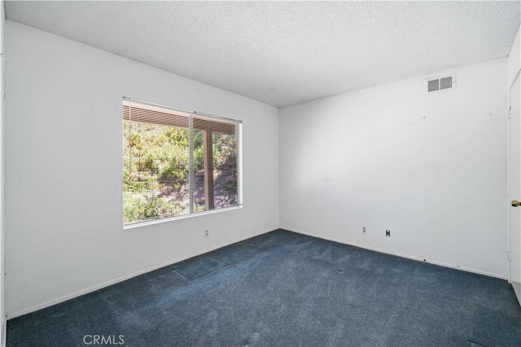 2 Prado 32 Property Photo 25