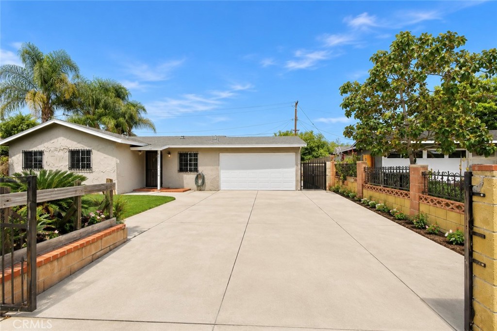 2011 W Wilshire Property Photo 1