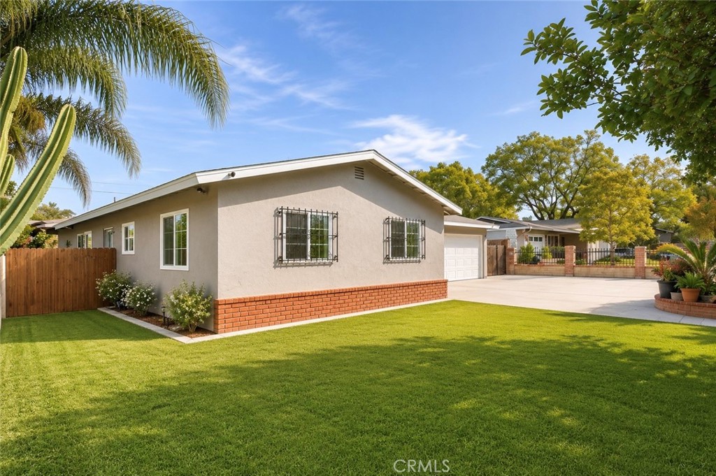 2011 W Wilshire Property Photo 3