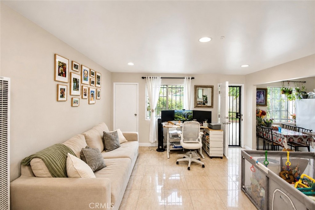 2011 W Wilshire Property Photo 8