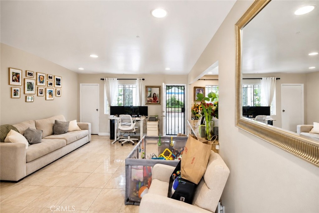 2011 W Wilshire Property Photo 9