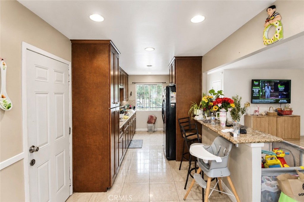 2011 W Wilshire Property Photo 10