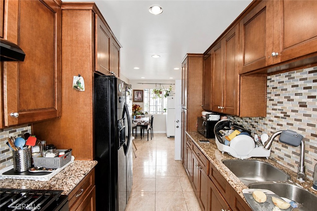 2011 W Wilshire Property Photo 12