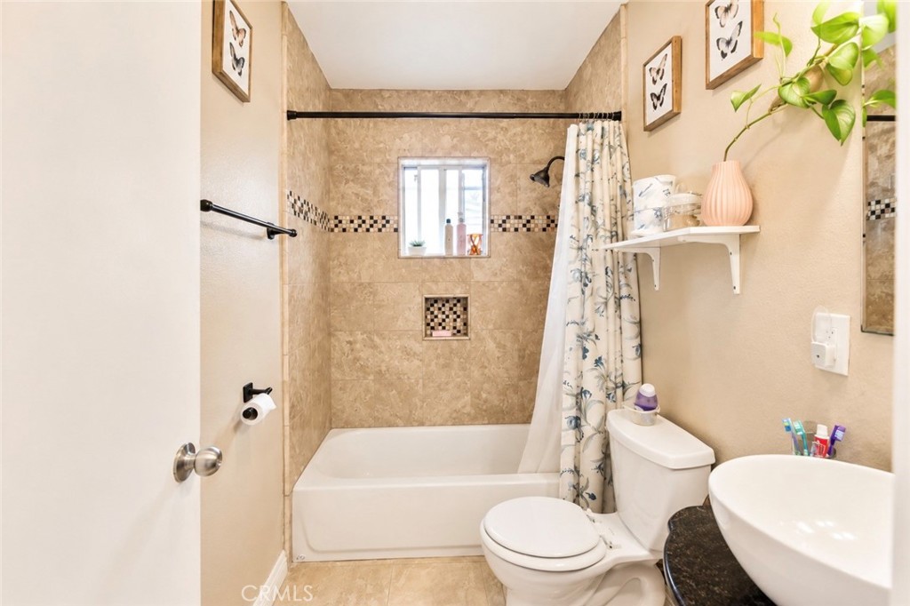 2011 W Wilshire Property Photo 14
