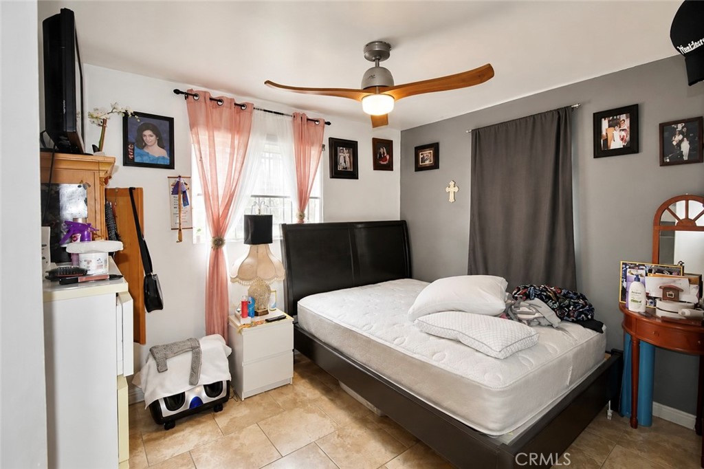 2011 W Wilshire Property Photo 17
