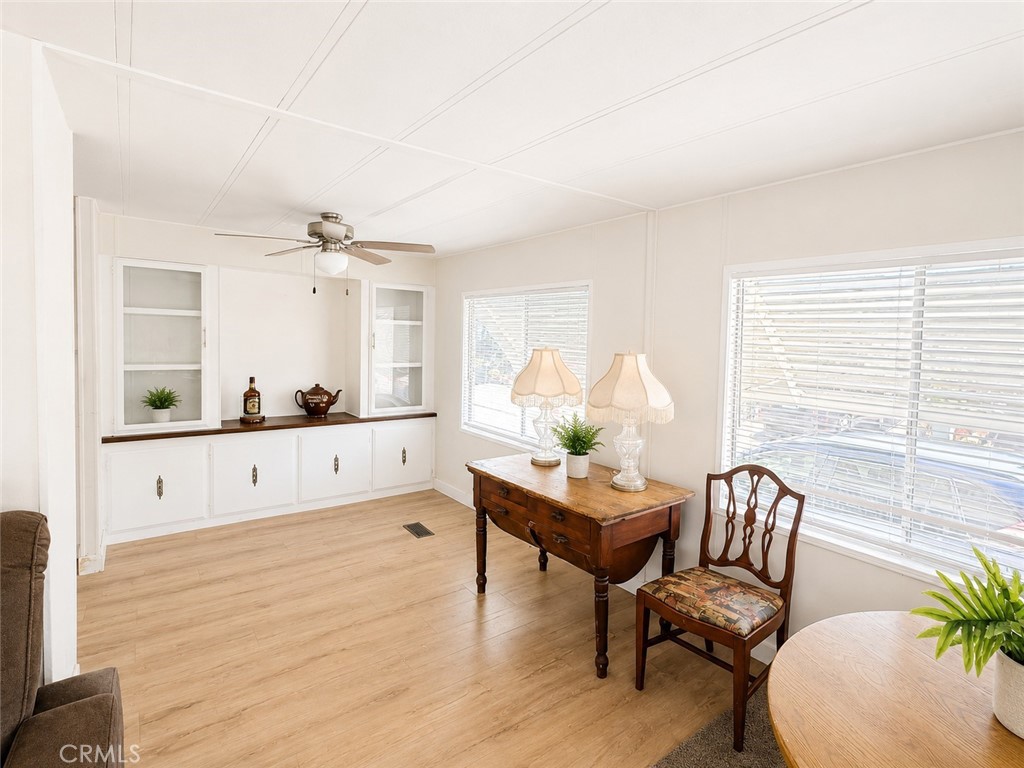 15621 Beach 84 Property Photo 2