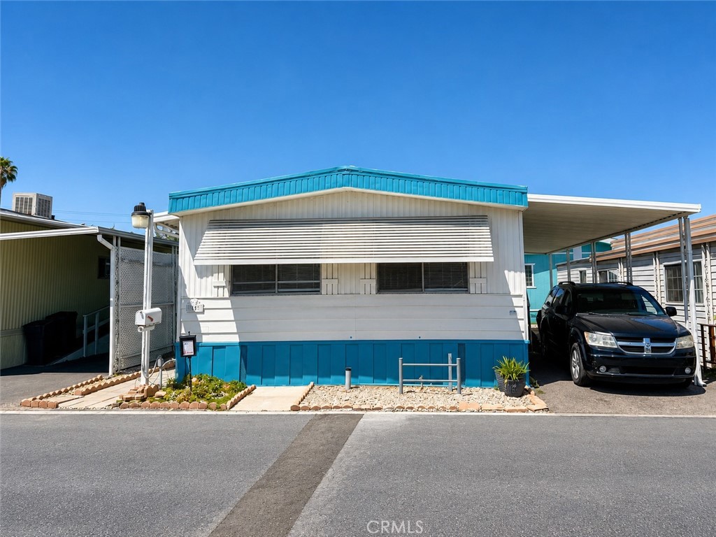 15621 Beach 84 Property Photo 3